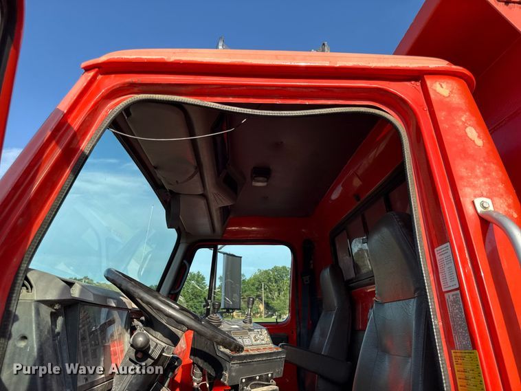 image for item EX2019 1997 International 4900 dump truck