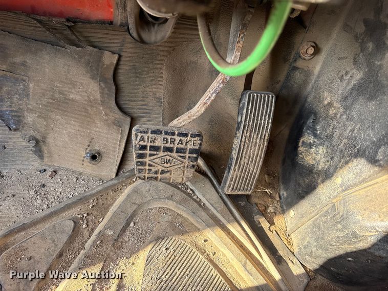 image for item EX2019 1997 International 4900 dump truck