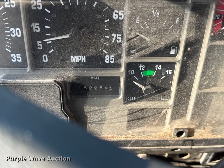 image for item EX2019 1997 International 4900 dump truck