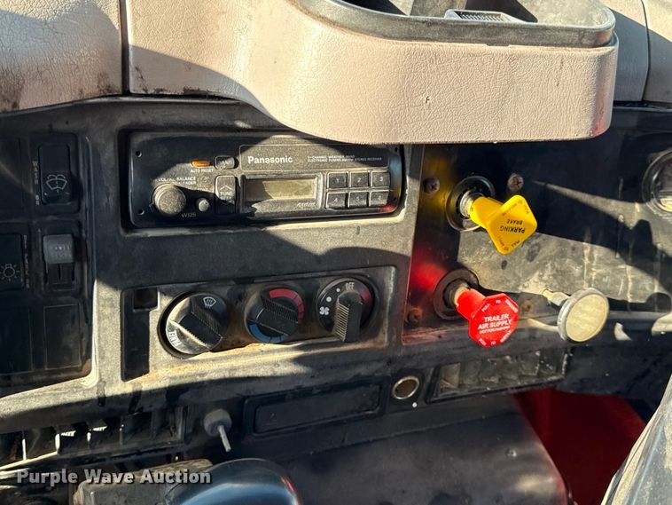 image for item EX2019 1997 International 4900 dump truck
