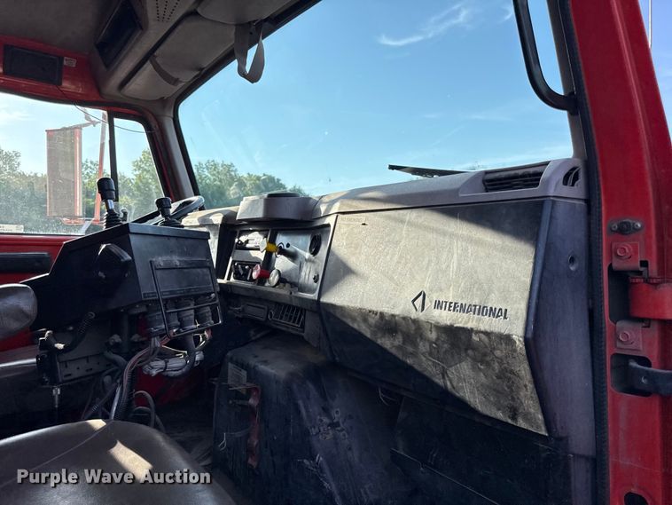 image for item EX2019 1997 International 4900 dump truck