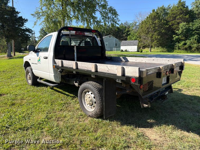 image for item EX2530 2006 Dodge Ram 2500 flatbed pickup truck