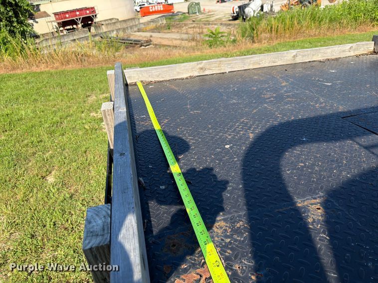 image for item EX2530 2006 Dodge Ram 2500 flatbed pickup truck