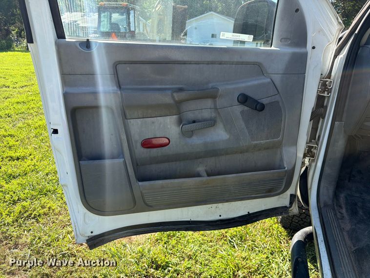 image for item EX2530 2006 Dodge Ram 2500 flatbed pickup truck