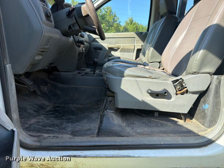 image for item EX2530 2006 Dodge Ram 2500 flatbed pickup truck