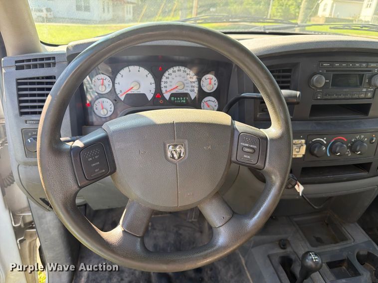 image for item EX2530 2006 Dodge Ram 2500 flatbed pickup truck