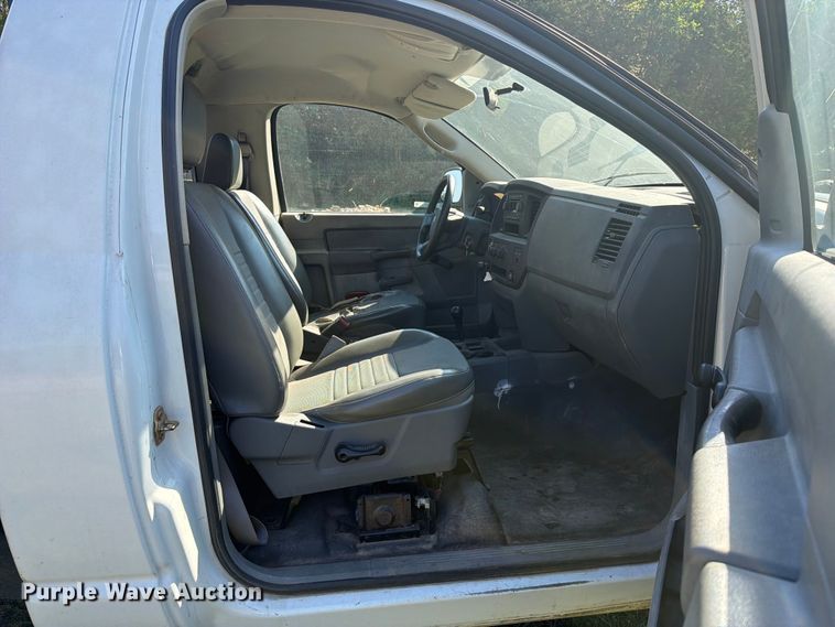image for item EX2530 2006 Dodge Ram 2500 flatbed pickup truck