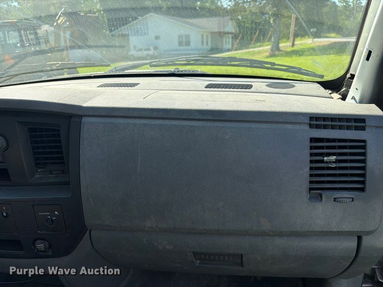 image for item EX2530 2006 Dodge Ram 2500 flatbed pickup truck