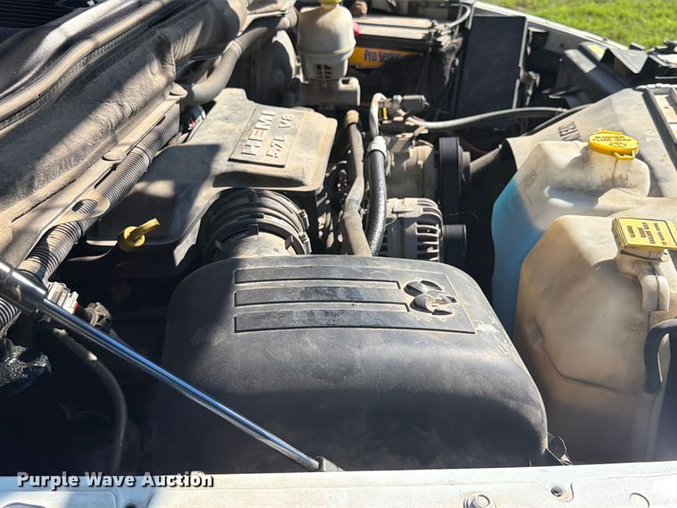image for item EX2530 2006 Dodge Ram 2500 flatbed pickup truck