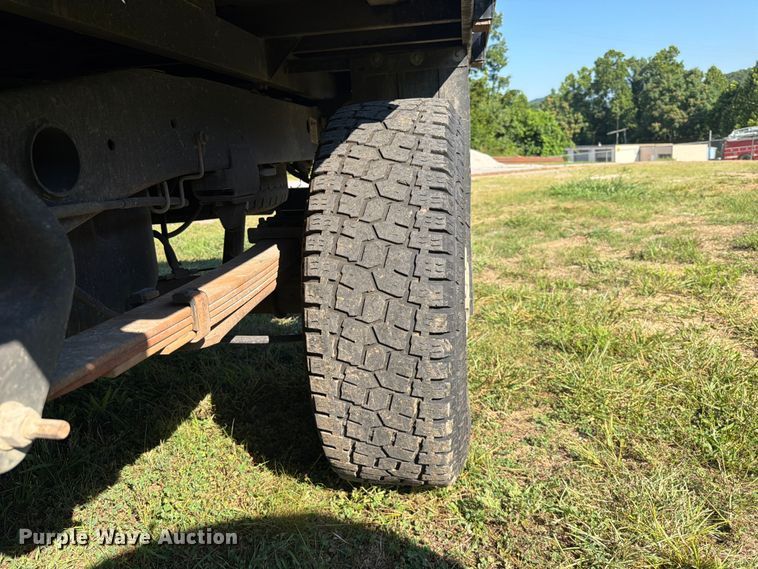 image for item EX2530 2006 Dodge Ram 2500 flatbed pickup truck
