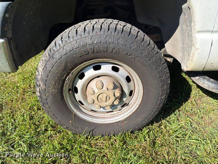 image for item EX2530 2006 Dodge Ram 2500 flatbed pickup truck