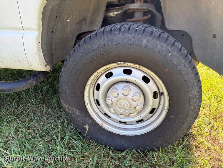 image for item EX2530 2006 Dodge Ram 2500 flatbed pickup truck