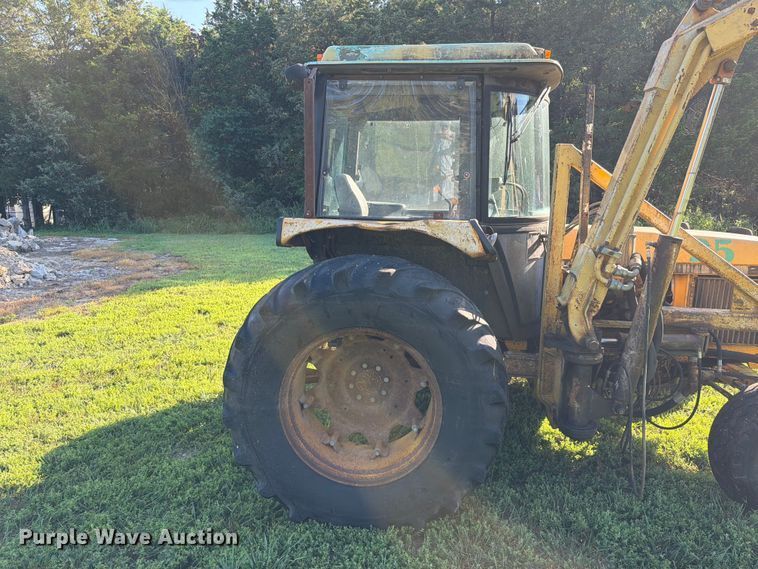 image for item EX2532 1989 John Deere 2755 tractor