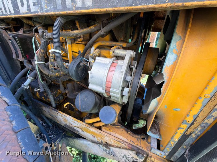 image for item EX2532 1989 John Deere 2755 tractor
