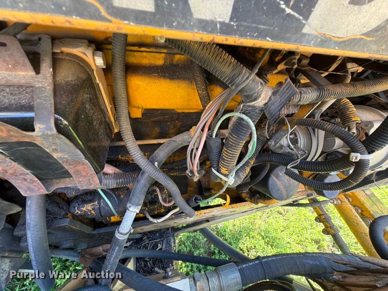 image for item EX2532 1989 John Deere 2755 tractor