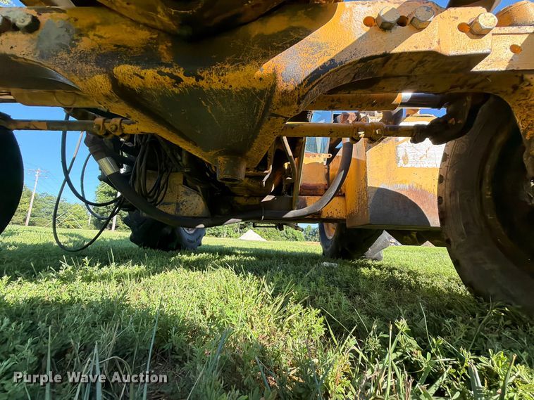 image for item EX2532 1989 John Deere 2755 tractor