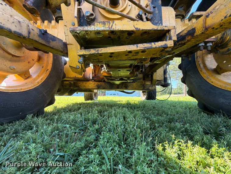 image for item EX2532 1989 John Deere 2755 tractor