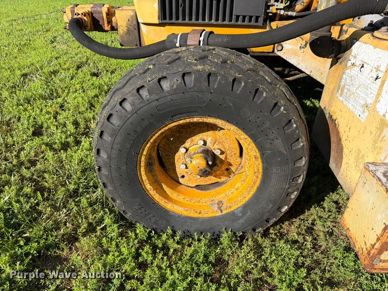 image for item EX2532 1989 John Deere 2755 tractor