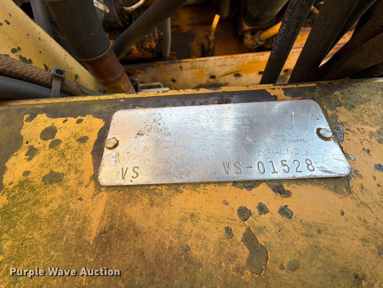 image for item EX2532 1989 John Deere 2755 tractor