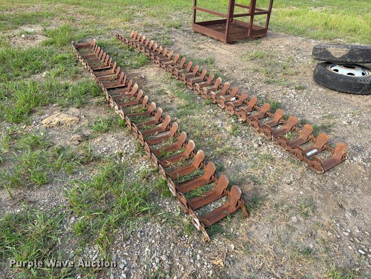 image for item EX2536 Loegering skid steer tracks