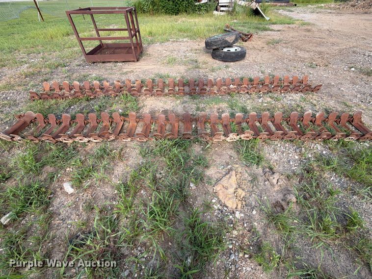 image for item EX2536 Loegering skid steer tracks