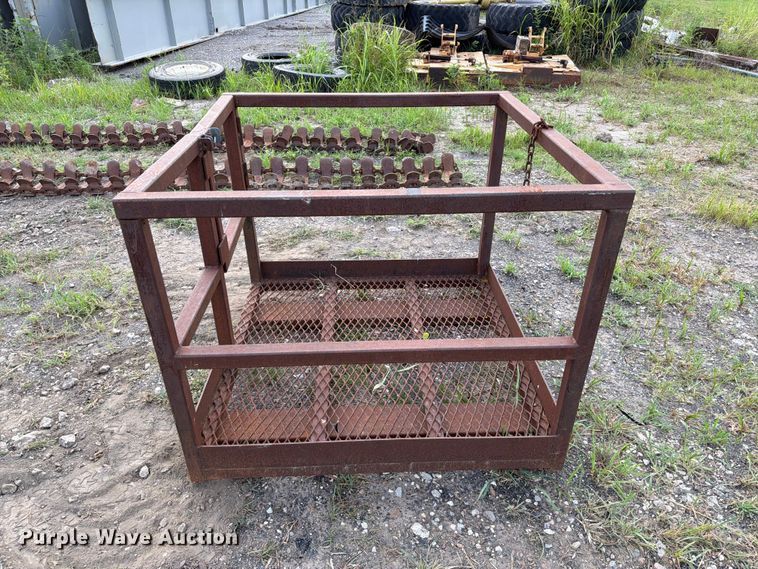 image for item EX2537 Man basket