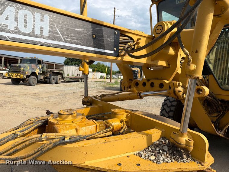image for item EX2538 2005 Caterpillar 140H motor grader
