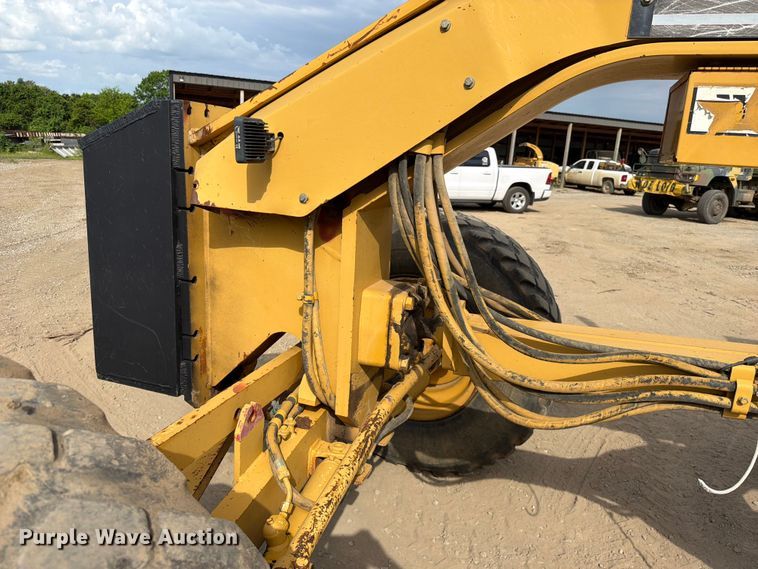 image for item EX2538 2005 Caterpillar 140H motor grader