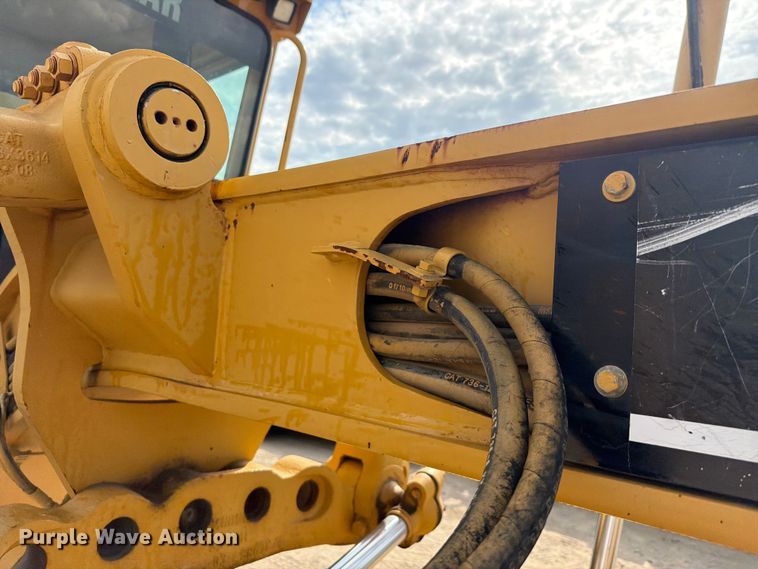 image for item EX2538 2005 Caterpillar 140H motor grader
