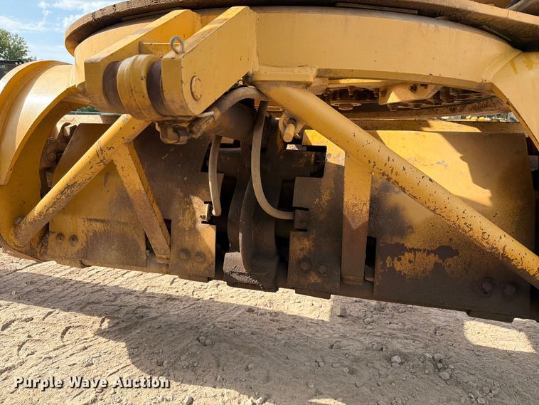 image for item EX2538 2005 Caterpillar 140H motor grader
