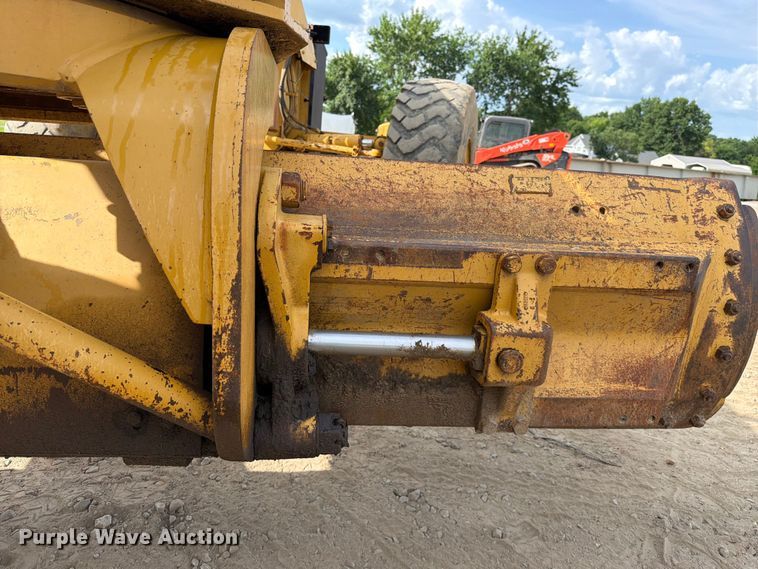 image for item EX2538 2005 Caterpillar 140H motor grader