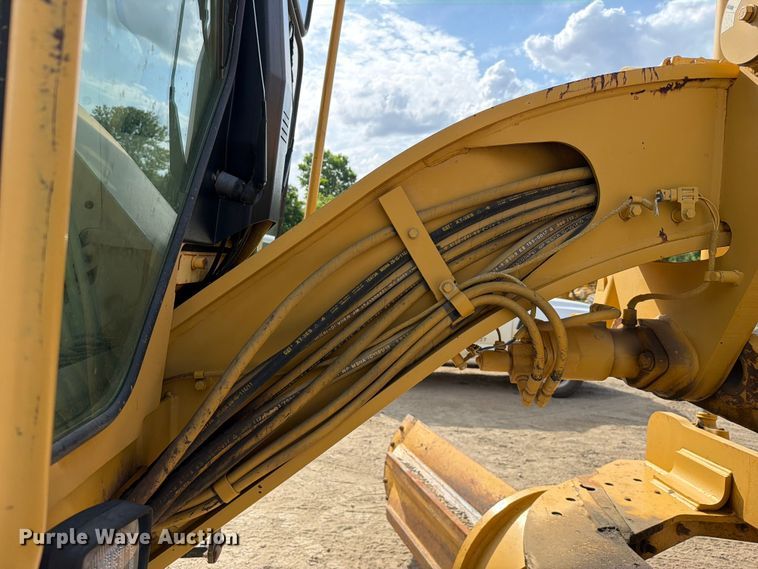 image for item EX2538 2005 Caterpillar 140H motor grader