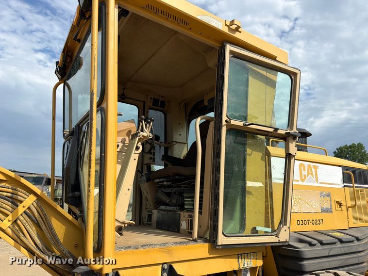 image for item EX2538 2005 Caterpillar 140H motor grader