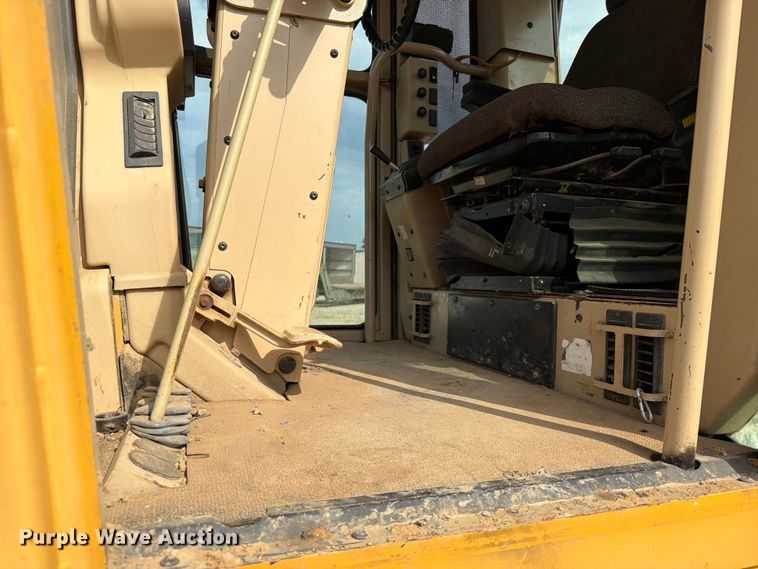 image for item EX2538 2005 Caterpillar 140H motor grader