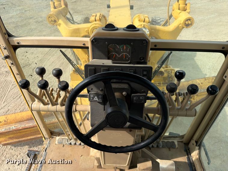 image for item EX2538 2005 Caterpillar 140H motor grader