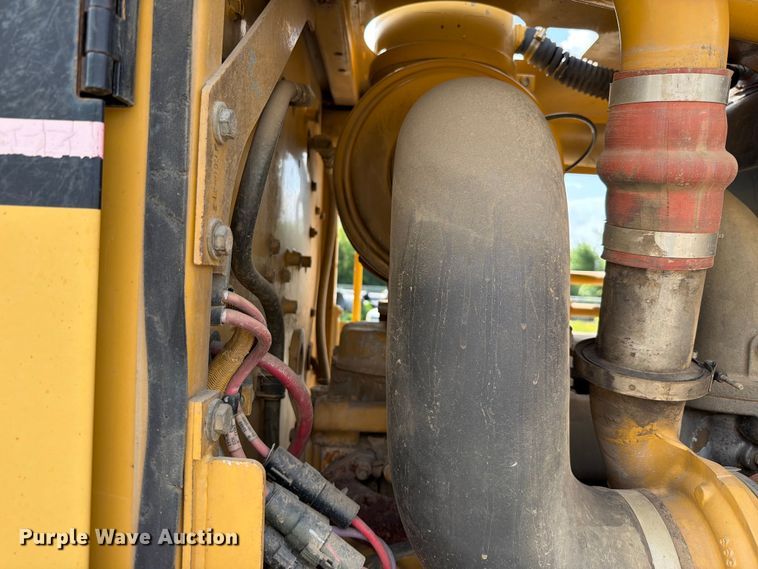 image for item EX2538 2005 Caterpillar 140H motor grader