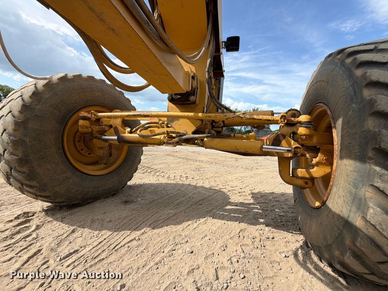 image for item EX2538 2005 Caterpillar 140H motor grader