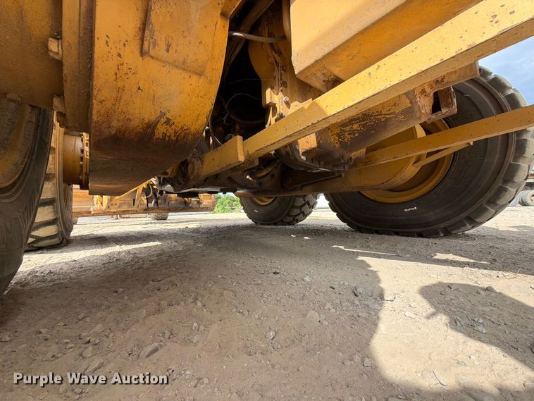 image for item EX2538 2005 Caterpillar 140H motor grader