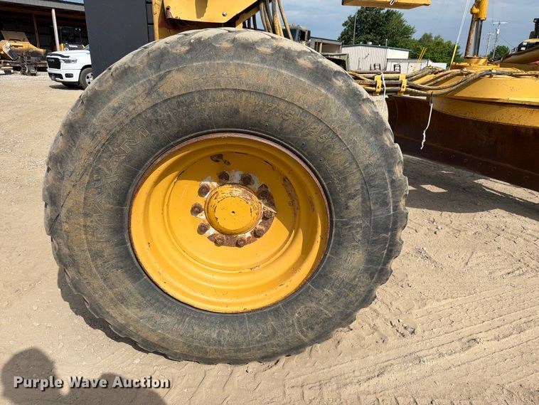 image for item EX2538 2005 Caterpillar 140H motor grader