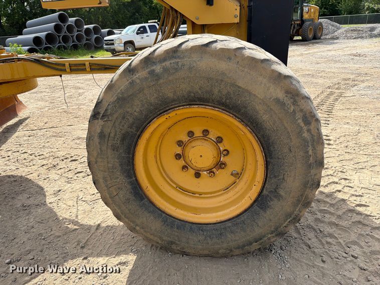 image for item EX2538 2005 Caterpillar 140H motor grader