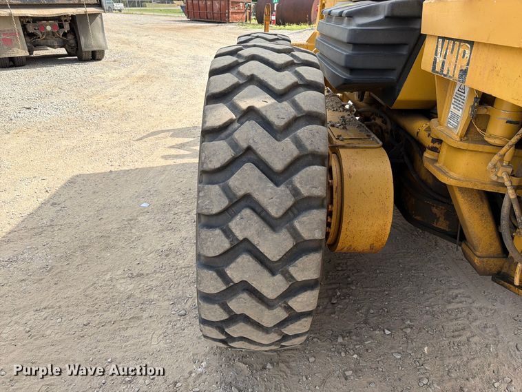 image for item EX2538 2005 Caterpillar 140H motor grader