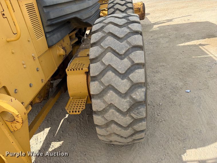 image for item EX2538 2005 Caterpillar 140H motor grader