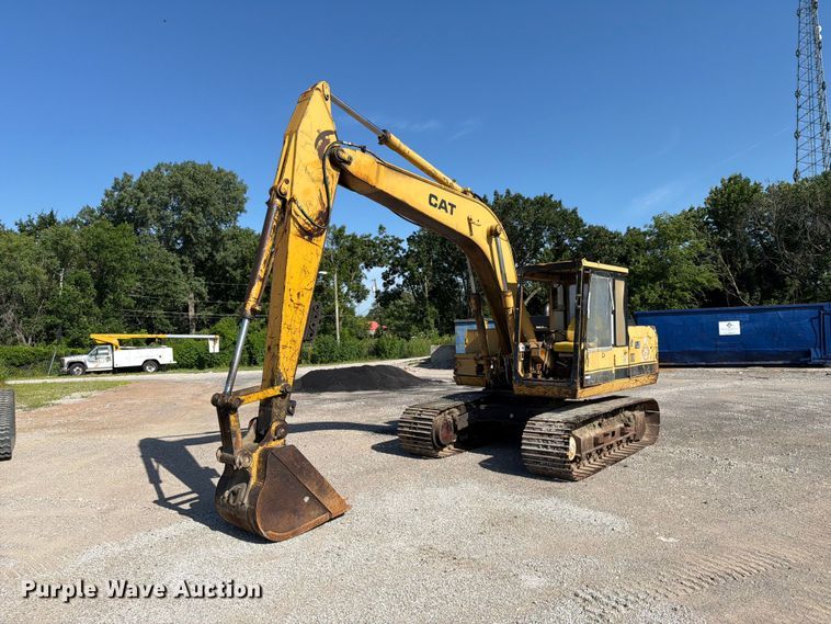 image for item EX4017 1989 Caterpillar E110B excavator