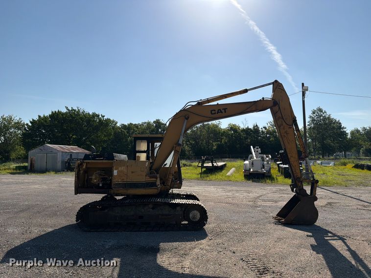 image for item EX4017 1989 Caterpillar E110B excavator