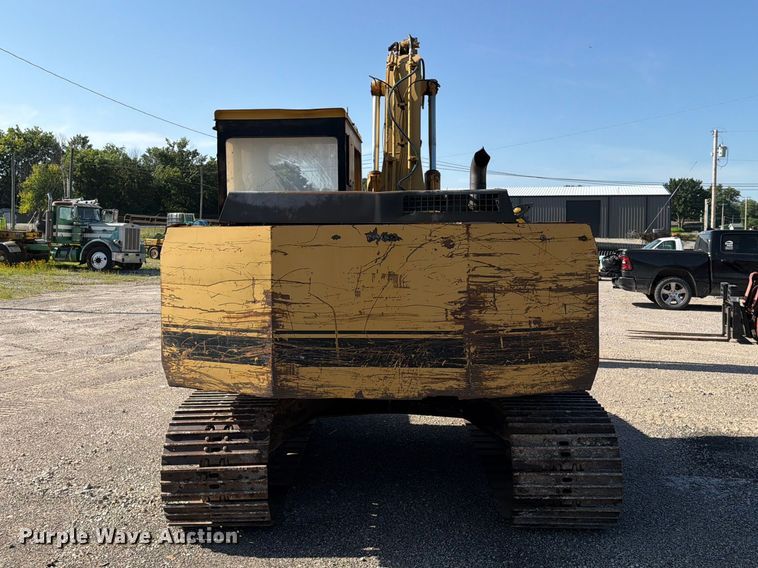 image for item EX4017 1989 Caterpillar E110B excavator
