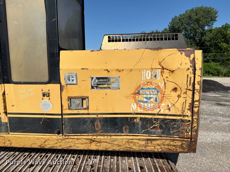 image for item EX4017 1989 Caterpillar E110B excavator