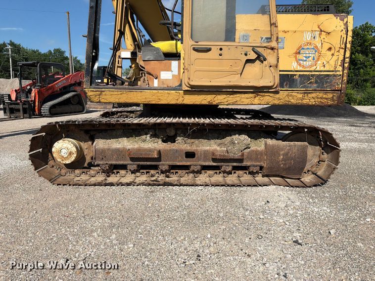 image for item EX4017 1989 Caterpillar E110B excavator