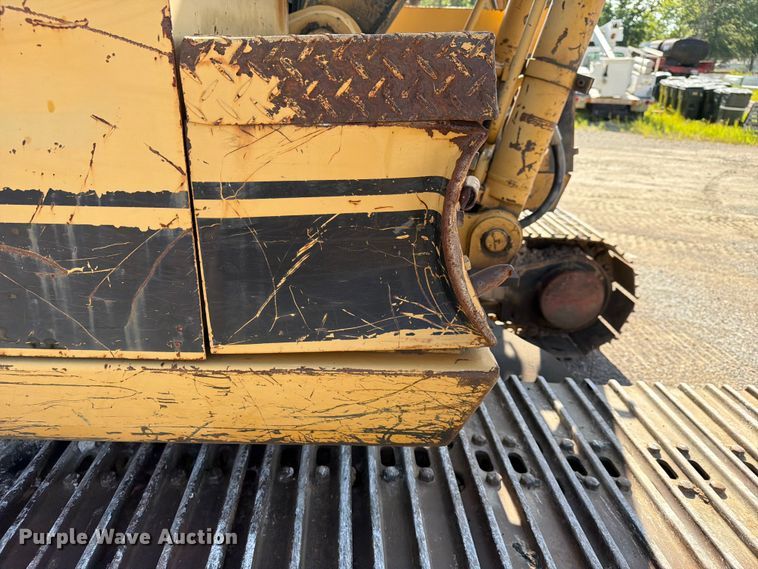 image for item EX4017 1989 Caterpillar E110B excavator