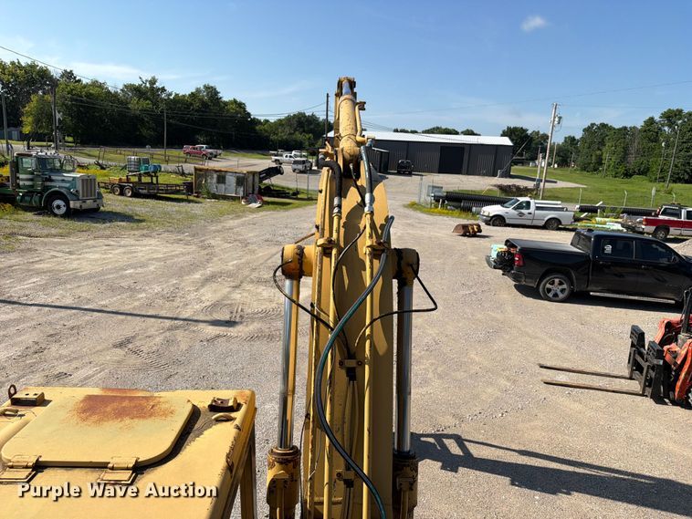 image for item EX4017 1989 Caterpillar E110B excavator