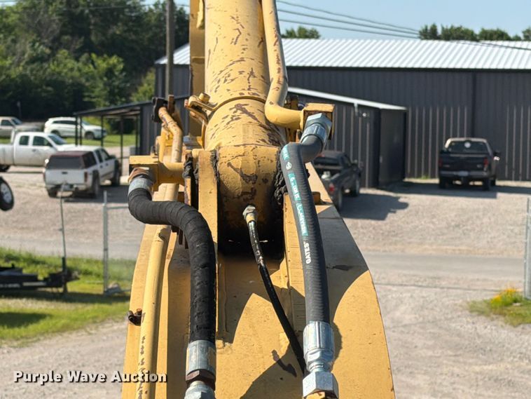 image for item EX4017 1989 Caterpillar E110B excavator